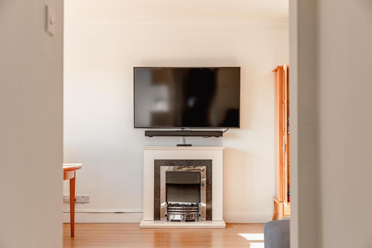 Luxury 2 Bed Room Lake View Apt Bowness Parking Buitenkant foto