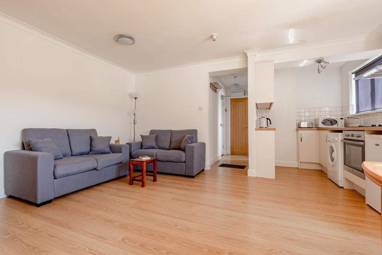 Luxury 2 Bed Room Lake View Apt Bowness Parking Buitenkant foto